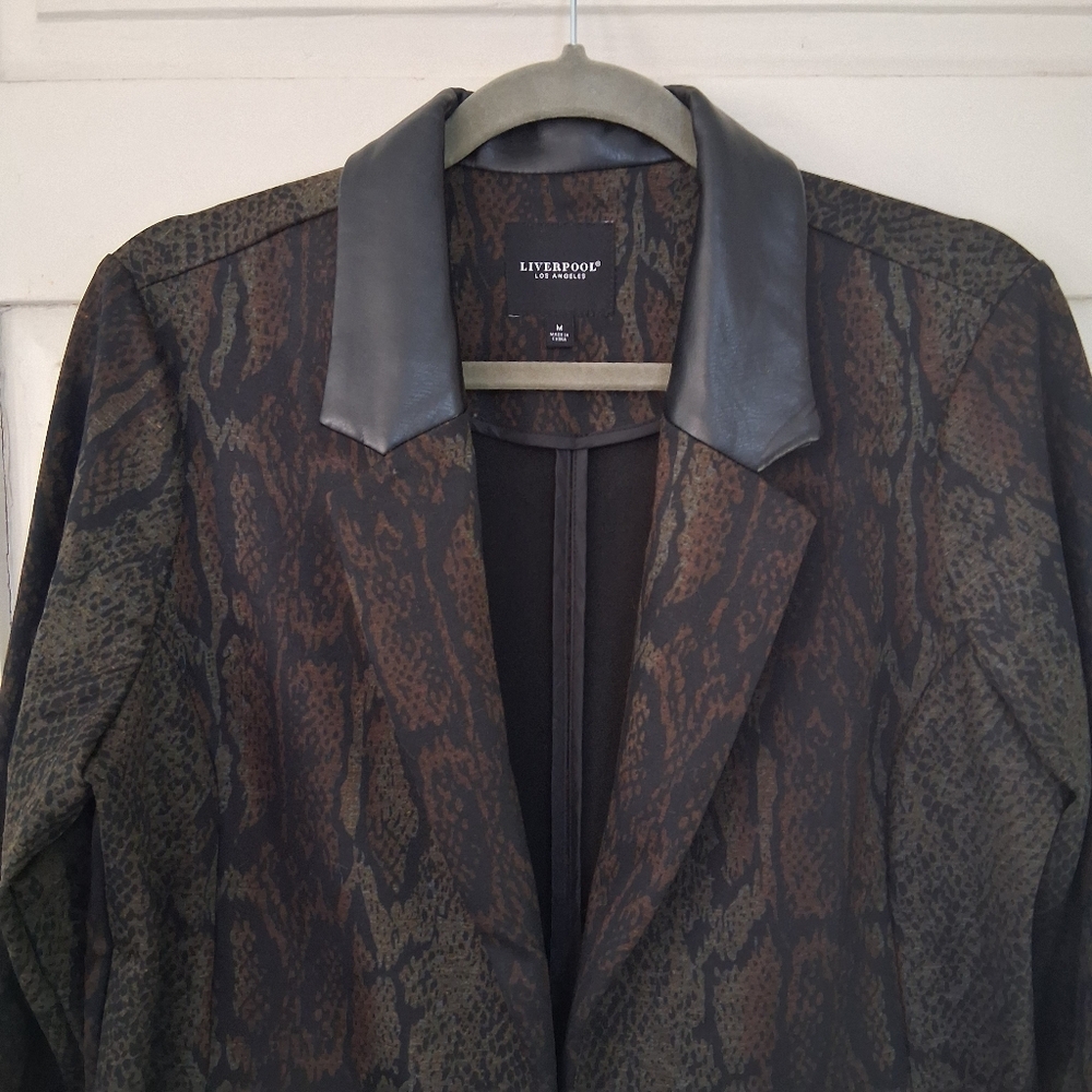 Liverpool LA Python Print Open Front Boyfriend Bl… - image 2